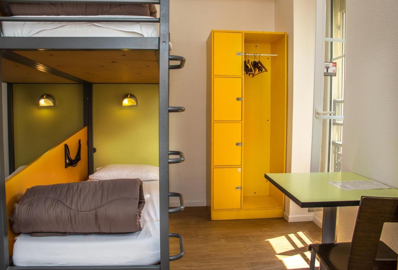 Room 2 bunk beds Ensuite Shower – Shared Toilets